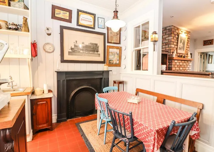 Daire The Merchant's Store *