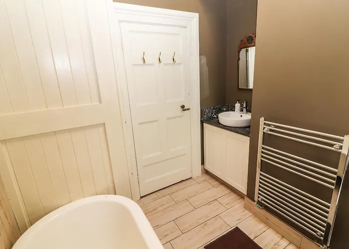 Daire The Merchant's Store