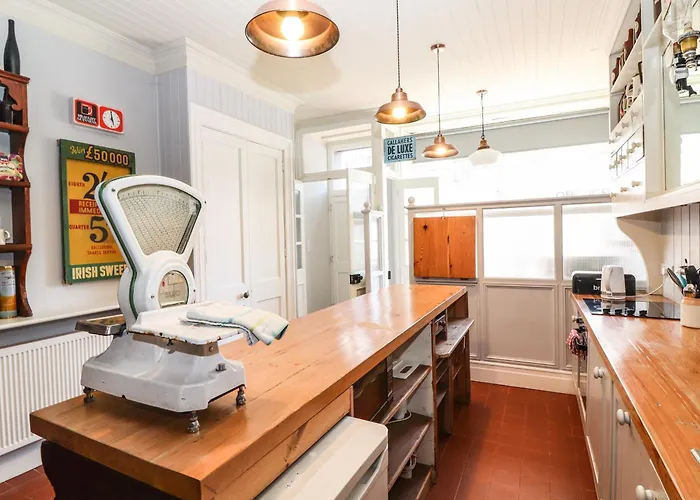 Daire The Merchant's Store *